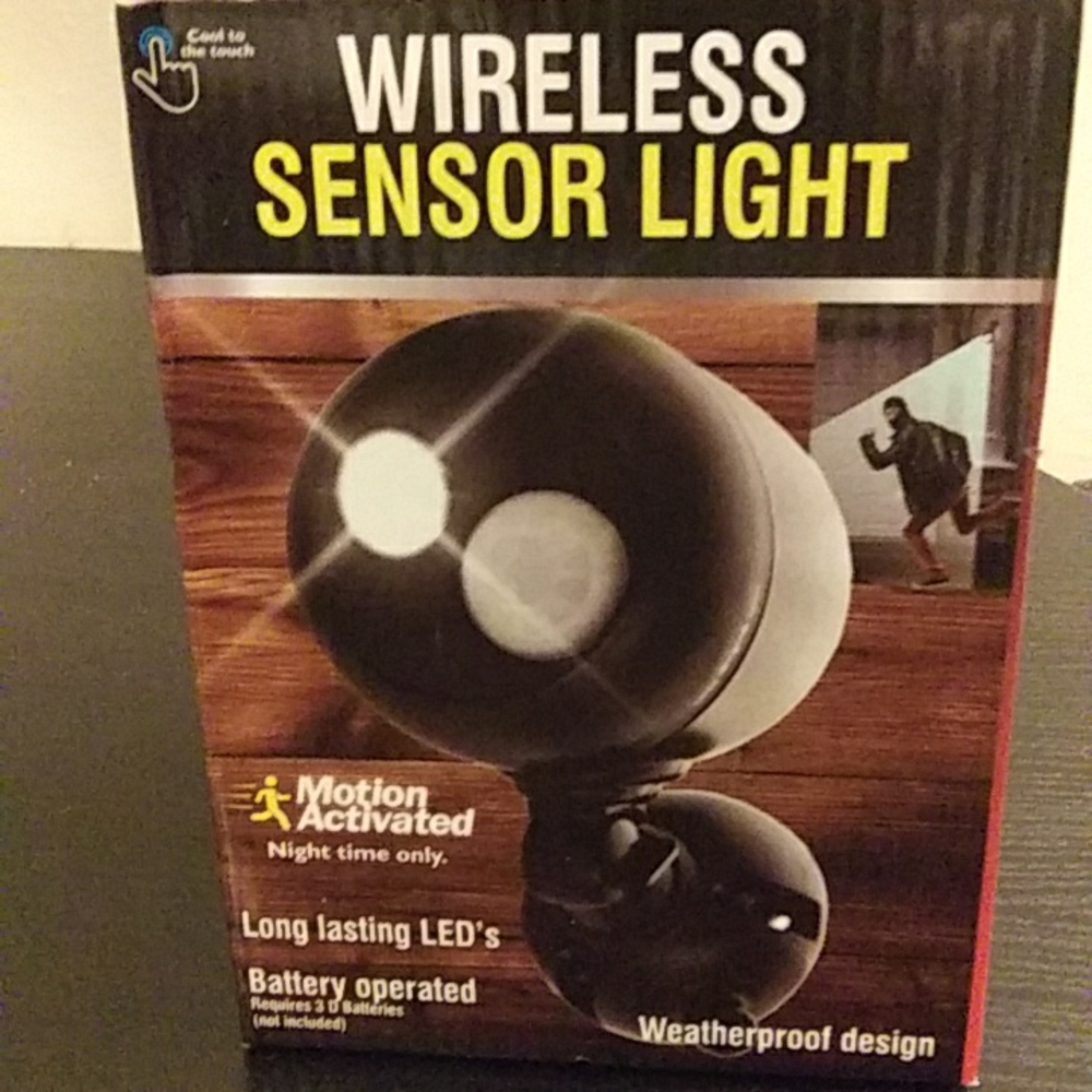 WIRELESS SENSOR LIGHT Motion Activated